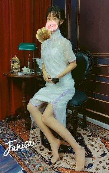 波多野结衣紧身裙丝袜久久_高清在线观看完整版