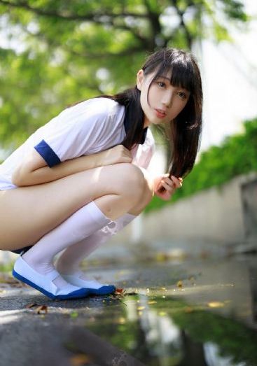 英语老师的玉足伸入我的喉咙_4K在线播放
